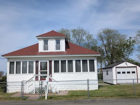 6029 Daisey St, Chincoteague Island, VA 23336