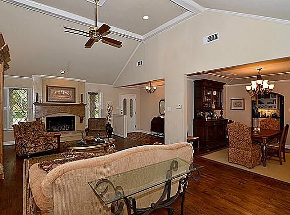 4th image of 8851 Kenton Dr