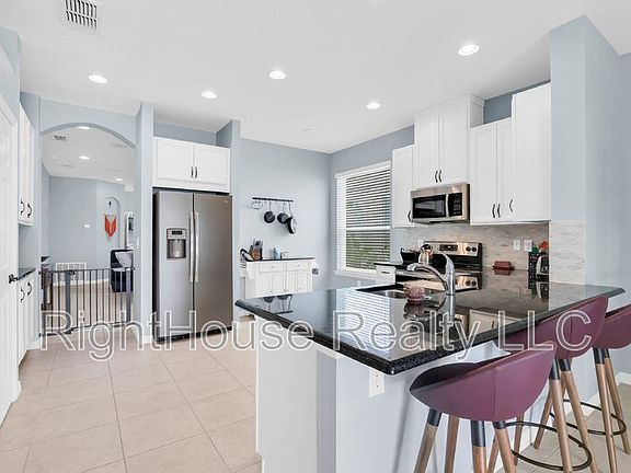 4th image of 509 Red Rose Ln