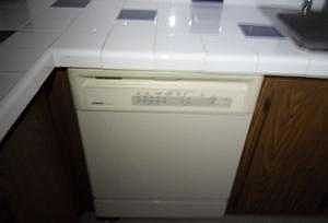 KITCHEN COUNTER