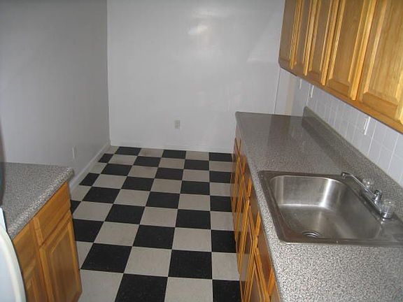 4th image of 4067 61st St APT 3D