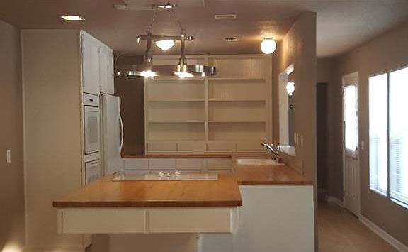 5th image of 702 Pecan Valley Dr