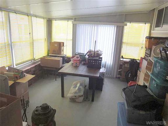 4th image of 28 Rosemead Ln
