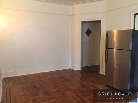 2nd image of 2100 Westbury Ct APT 4G