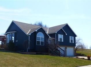 437 Madison Creek Dr, Raymore, MO 64083