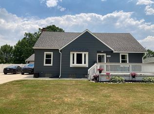 30763 Elmwood St, Garden City, MI 48135