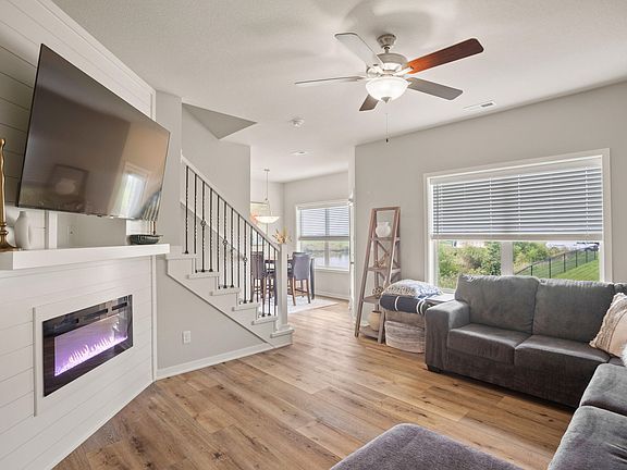 4th image of 3960 NE Timber Ln