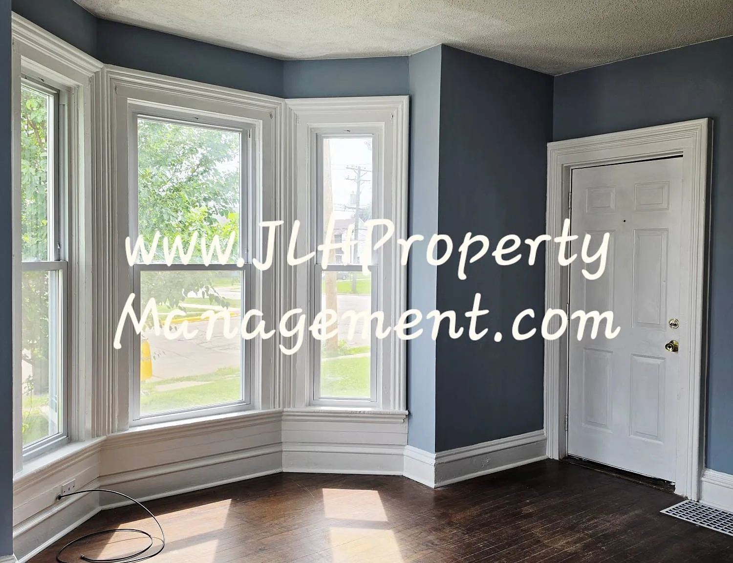 503 S. Locust Ave — Photo 3