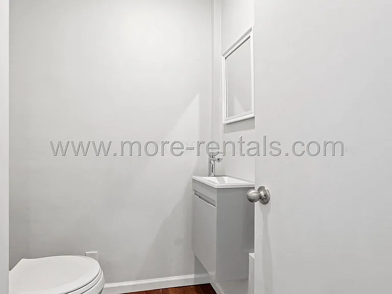 634 E Mithoff St — Photo 13