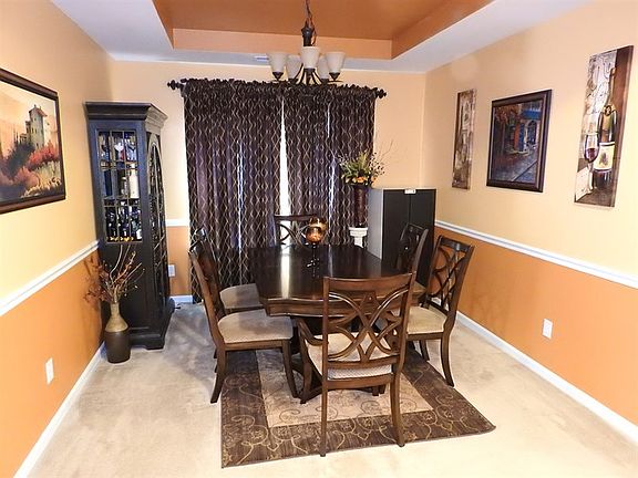 4th image of 1059 Albany Park Dr