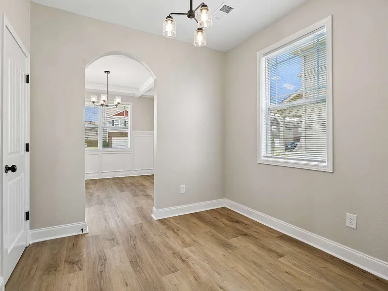 1240 Winterset Dr — Photo 13