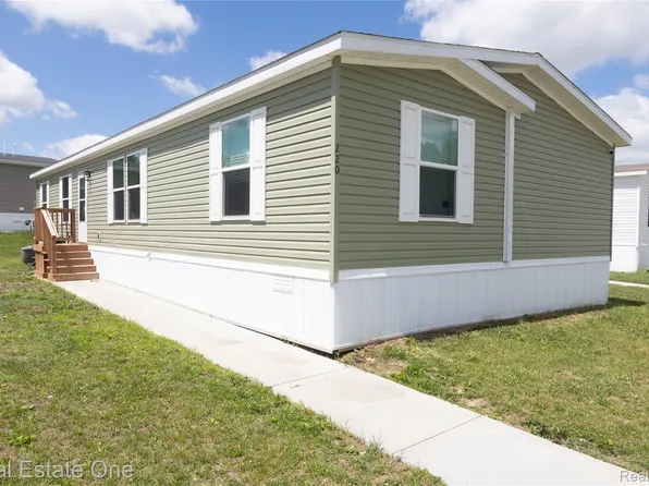 220 Borman Ave, Flushing, MI 48433