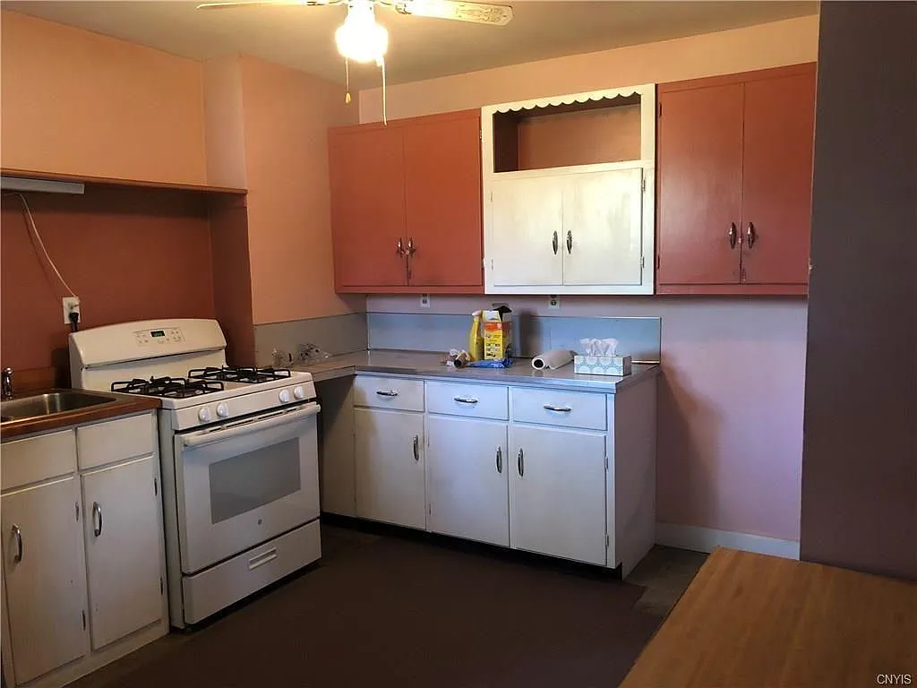 3 bed, 1342 sqft, $1,750 — Photo 2