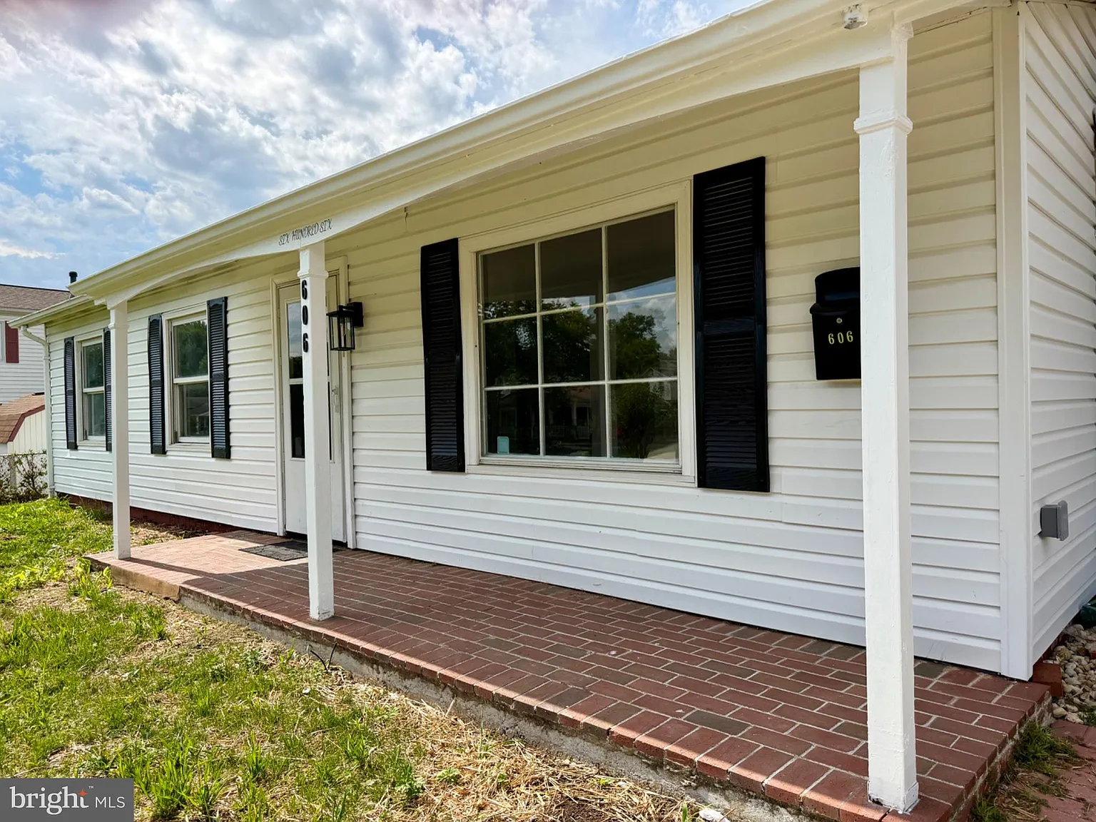 3 bed, 2.0 bath, 1378 sqft, $2,900 — Photo 4