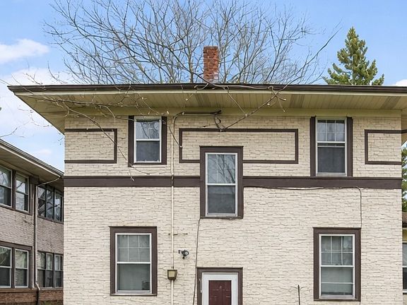 2nd image of 811 Snelling Ave N