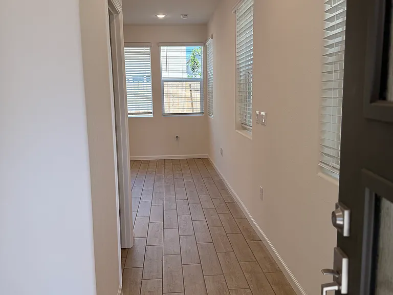 1521 Pioneer Ln — Photo 4