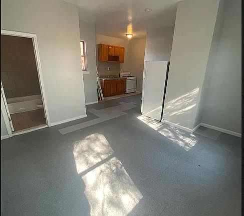 5th image of 814 E 223rd St #3B
