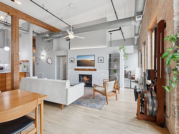 4th image of 2511 W Moffat St APT 501