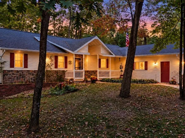 N3120 W Silver Lake Dr, Waupaca, WI 54981
