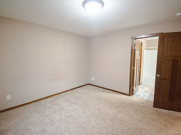 6736 Clarkia Dr NW — Photo 9