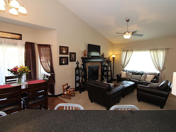 5th image of 135 Genna Ct
