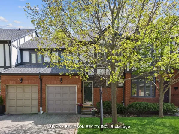 3050 Orleans Rd #11, Mississauga, ON L5L 5P7