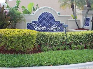 2051 NW 98th Ter, Pembroke Pines, FL 33024