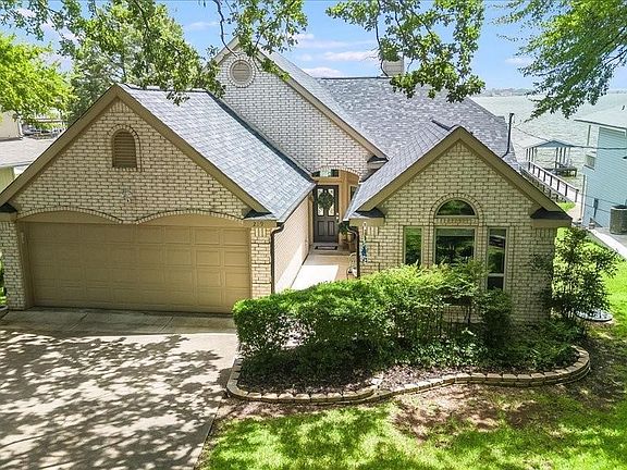 5th image of 219 Admiral Dr