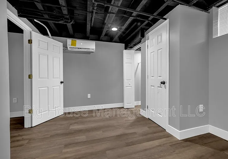 339 E 25th St #1 — Photo 4