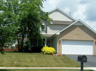2291 Hobbs Ln, Yorkville, IL 60560
