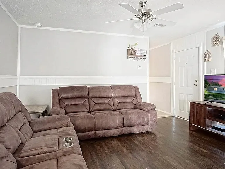 prior staging/furnishing to demonstrate layout and room use.