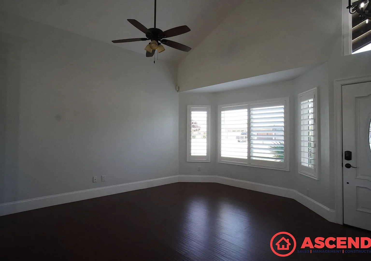 Spacious 3BD/3BA Home with Private Pool in Desirable Bakersfield 93312 $500 Off First Month! — Photo 3