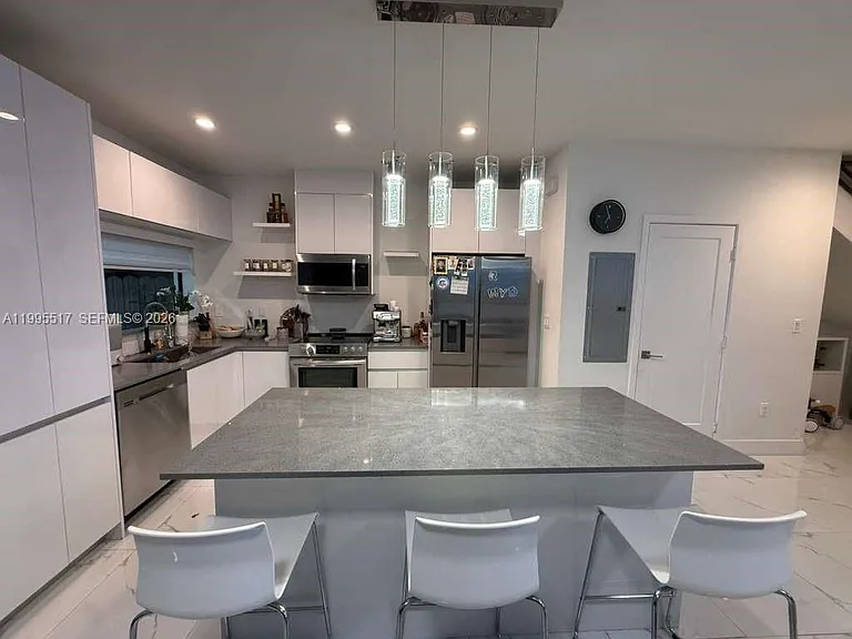 20018 SW 122nd Ave #20018 — Photo 2