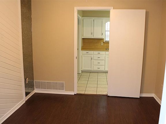 2nd image of 5924 Pleasant Hill Dr