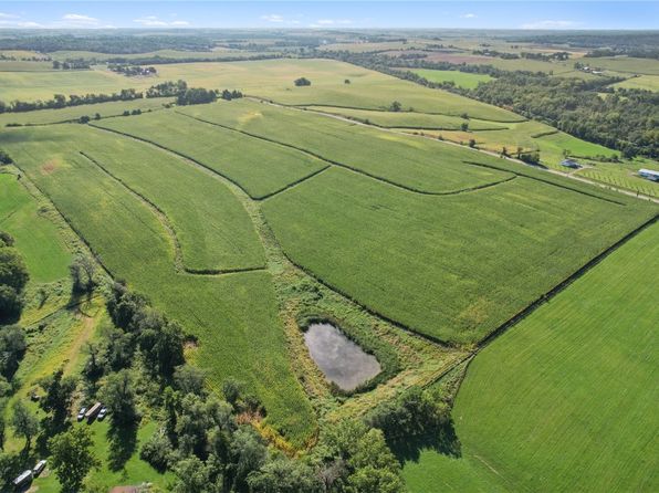 1553 Holmans Rd, Mount Vernon, IA 52314