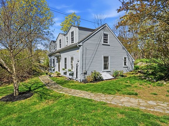 3rd image of 303 Beechwood St