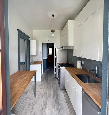 Rented by Evergreen Realty & Investments | media 5