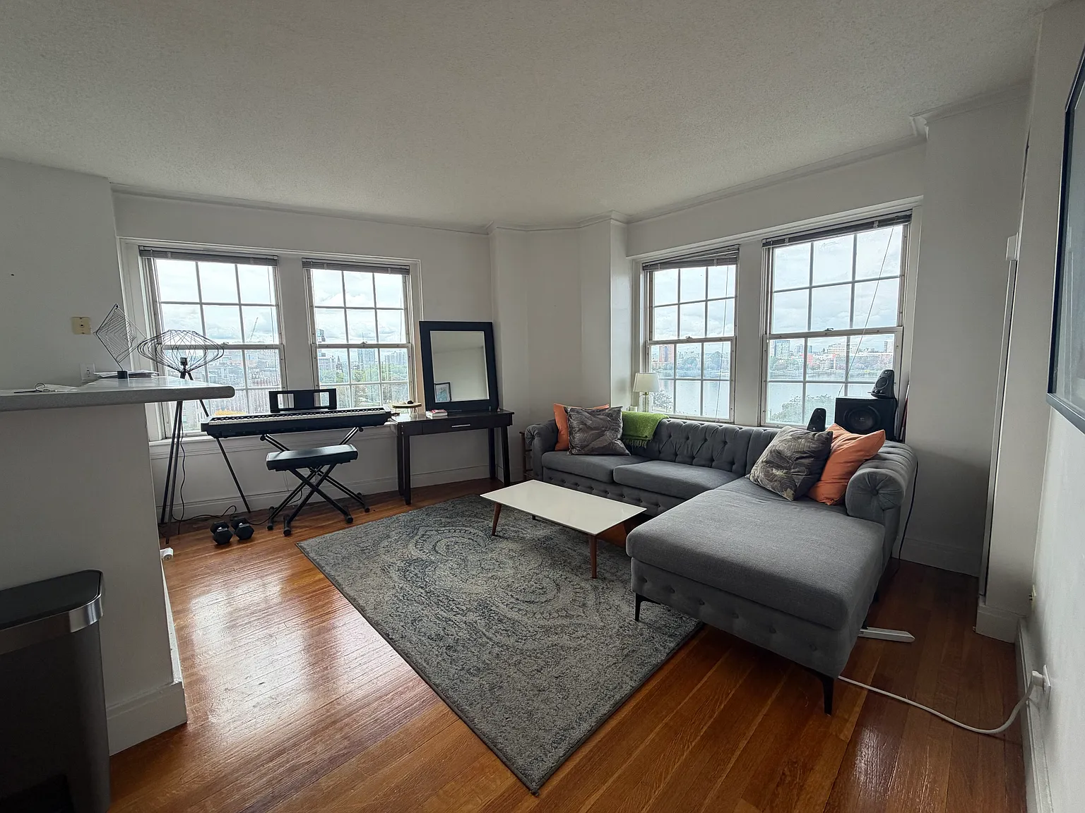 1 bed, 550 sqft, $3,100 — Photo 1