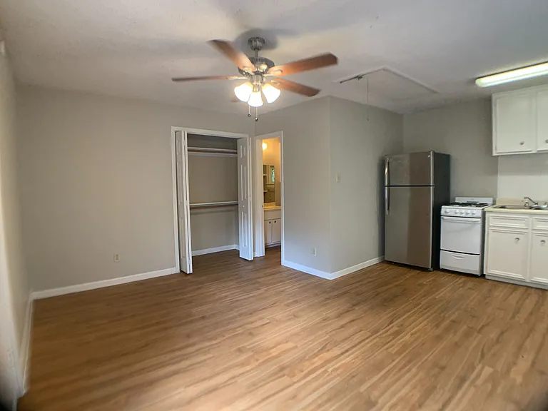 502/504 Elmwood Studios — Photo 48