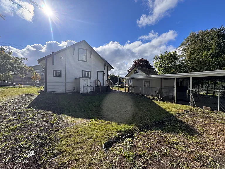 321 W Summa St — Photo 5