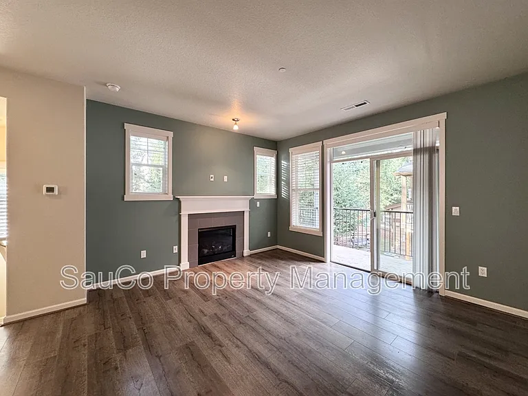 175 NE 80th Ave — Photo 5