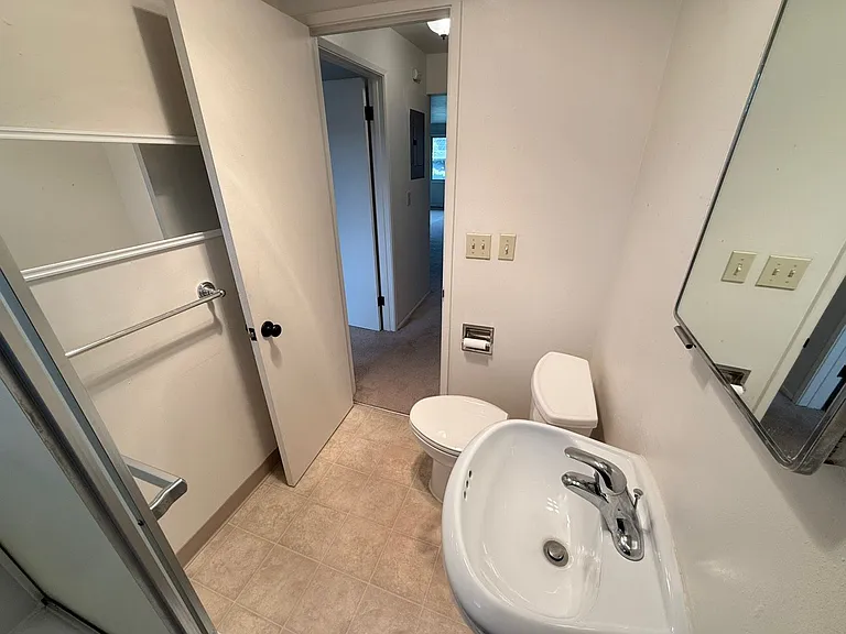 2600-2628 NW Tyler Ave — Photo 26