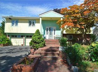 587 Prescott Pl, Valley Stream, NY 11581