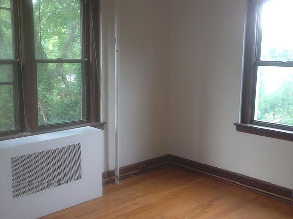 5th image of 2325 Avenham Ave SW APT 1