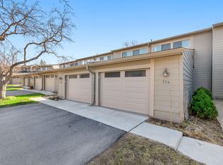 774 Peninsula Ct, Ann Arbor, MI 48105