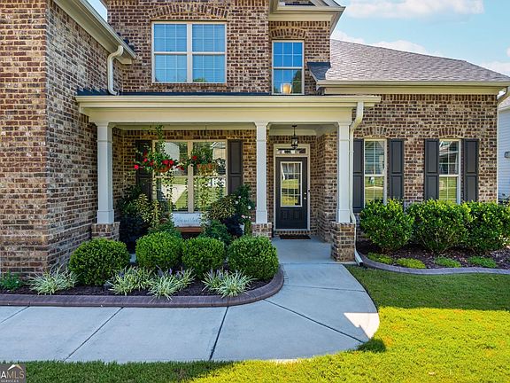 4th image of 189 Wentworth Cir