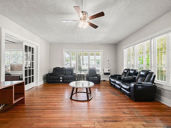 4th image of 1851 Plank Rd
