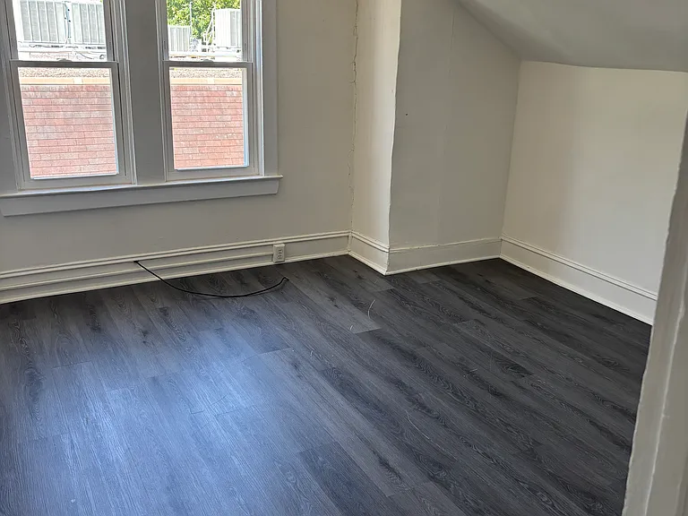 119 N Broadway #B — Photo 7