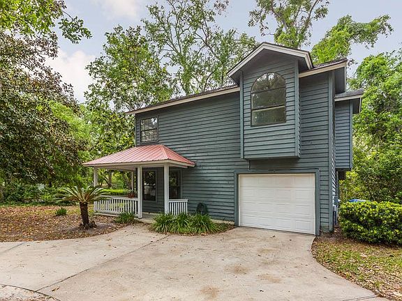 2nd image of 201 Grand Oaks Cir