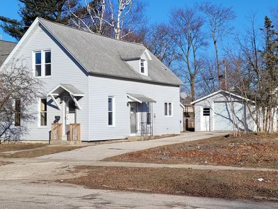 304 N Rowe St, Ludington, MI, 49431